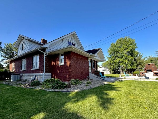 990 E Vincennes Street, Linton, IN 47441
