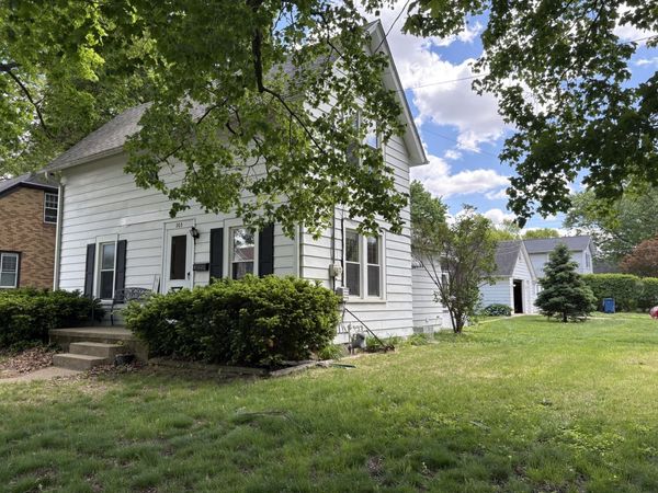 203 E Van Buren Street , Ottawa, IL 61350