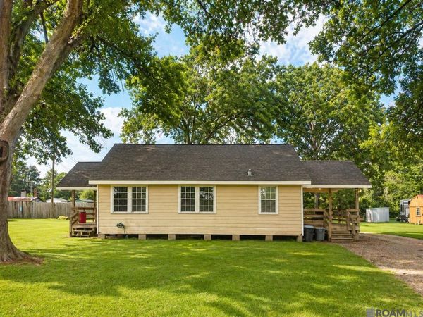 2794 Rush St, Slaughter, LA 70777