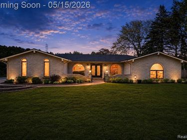 54524 Pocahontas Drive, Shelby Twp, MI 48315