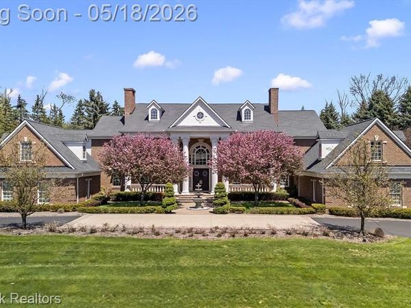528 Barrington Court, Bloomfield Hills, MI 48304