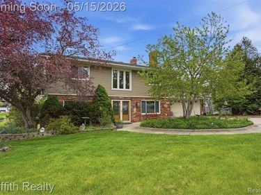 2901 School Lake Drive, Brighton Twp, MI 48114