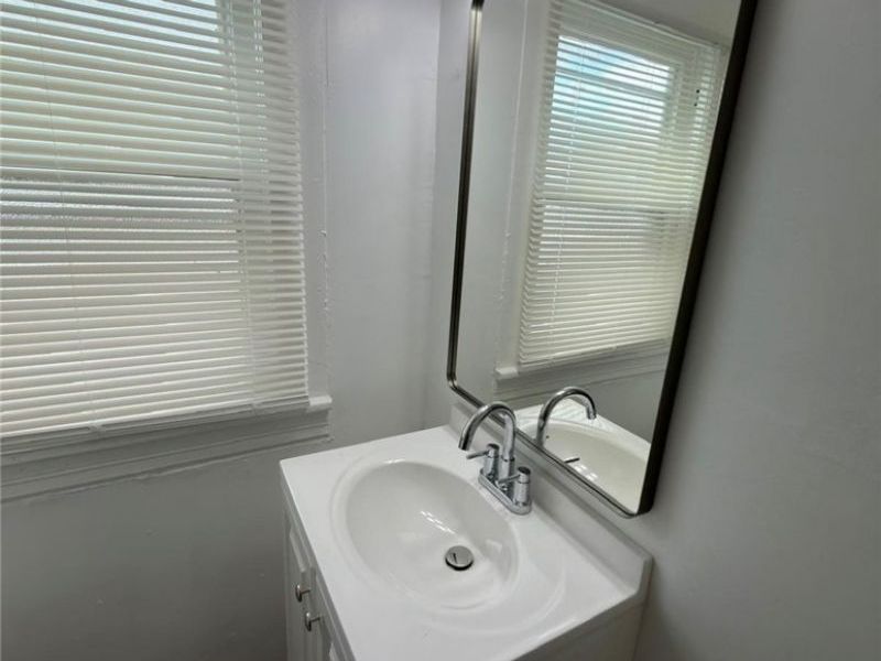 767 E 105th Street, Cleveland, OH 44108 Photo 20