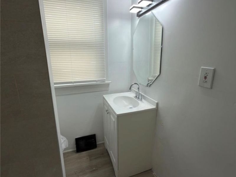 767 E 105th Street, Cleveland, OH 44108 Photo 7