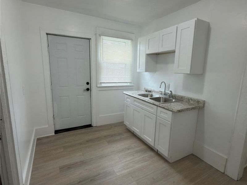 767 E 105th Street, Cleveland, OH 44108 Photo 9