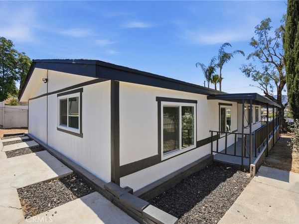 32551 Crescent Avenue, Lake Elsinore, CA 92530