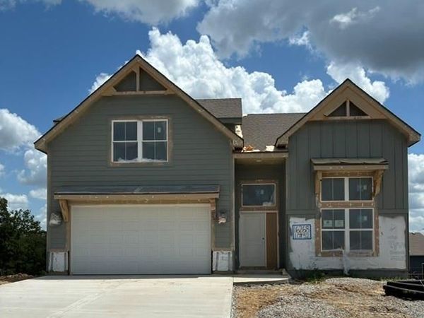 16268 Giorgia Street, Parkville, MO 64152