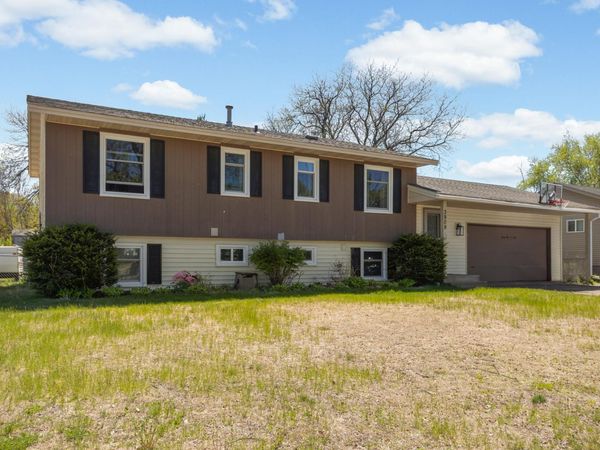 3909 81st Avenue N, Brooklyn Park, MN 55443