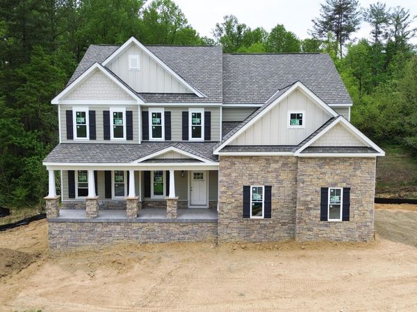 7570 Nandina DR, Roanoke, VA 24018