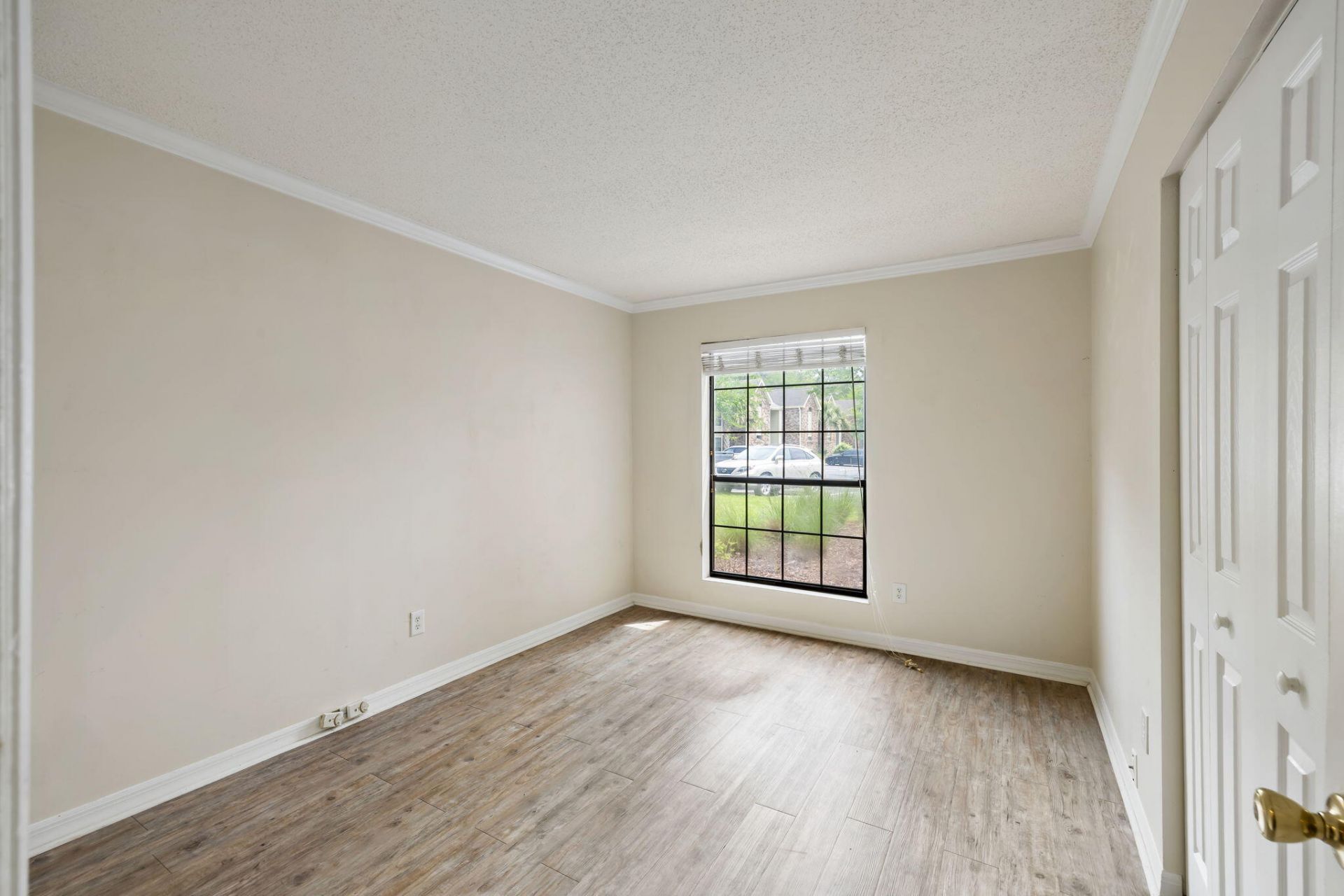 1852 Montclair Drive Photo 12
