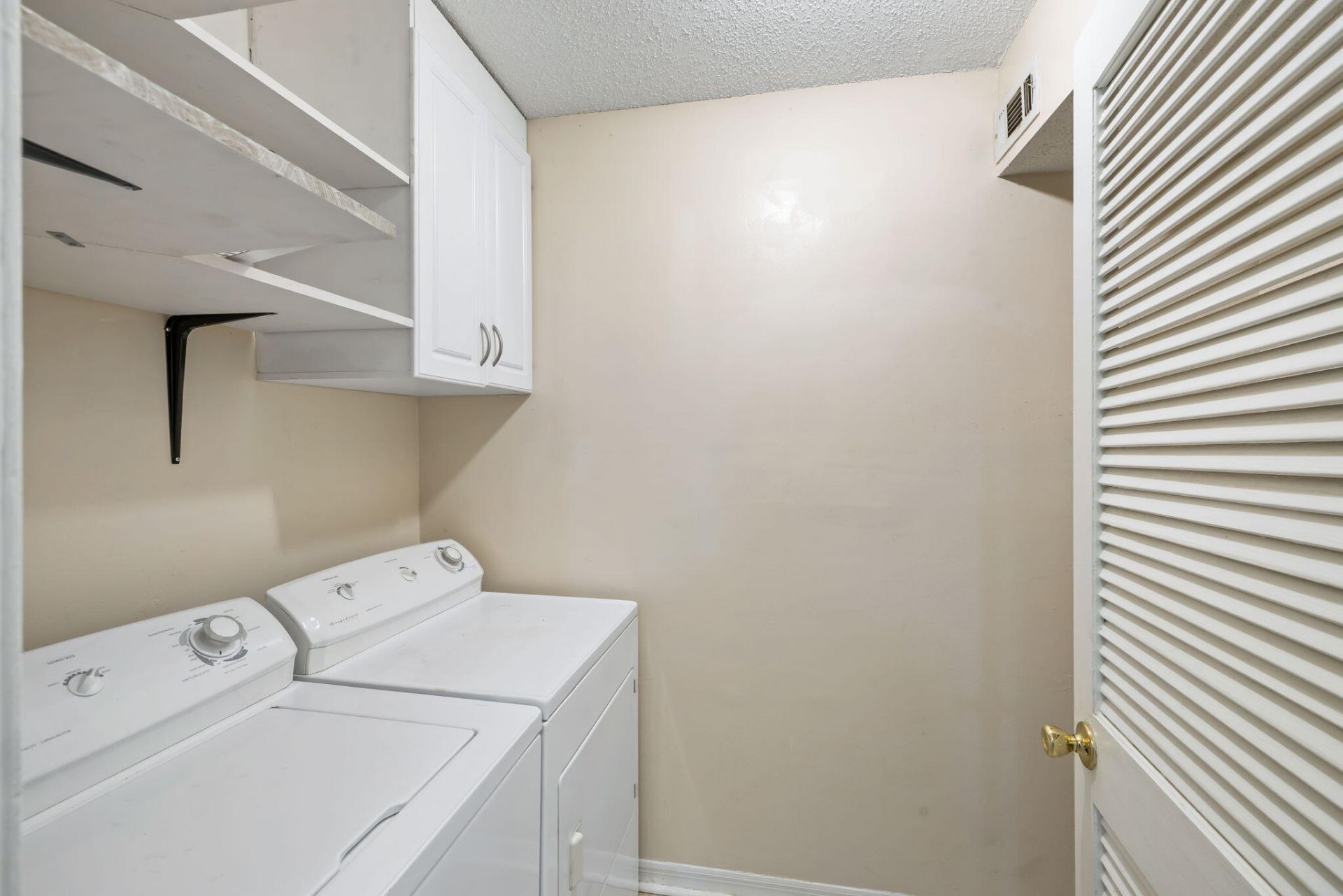 1852 Montclair Drive Photo 17
