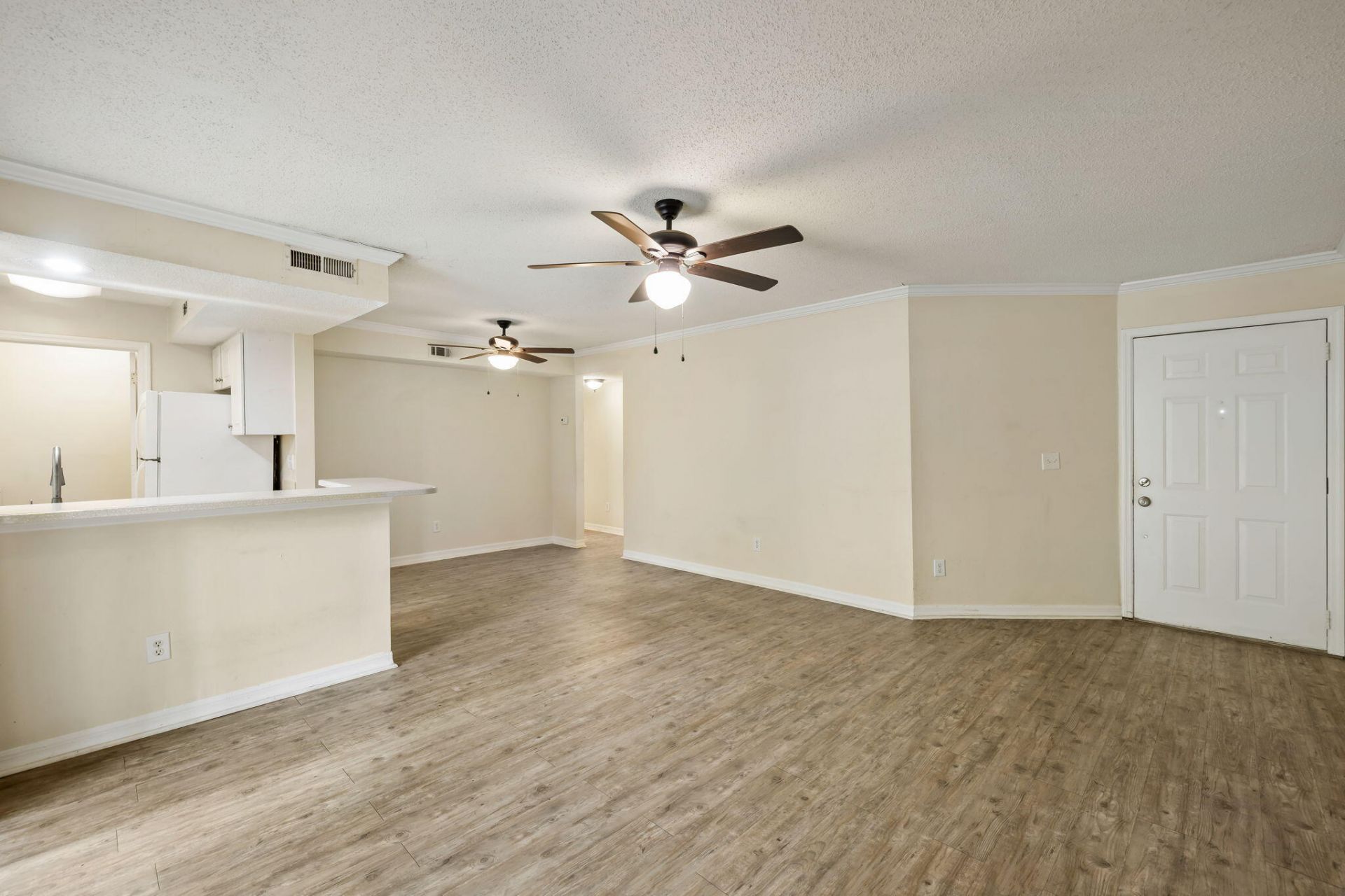 1852 Montclair Drive Photo 5