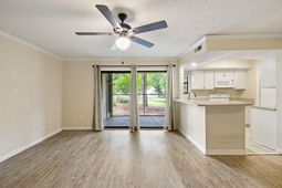1852 Montclair Drive photo 4