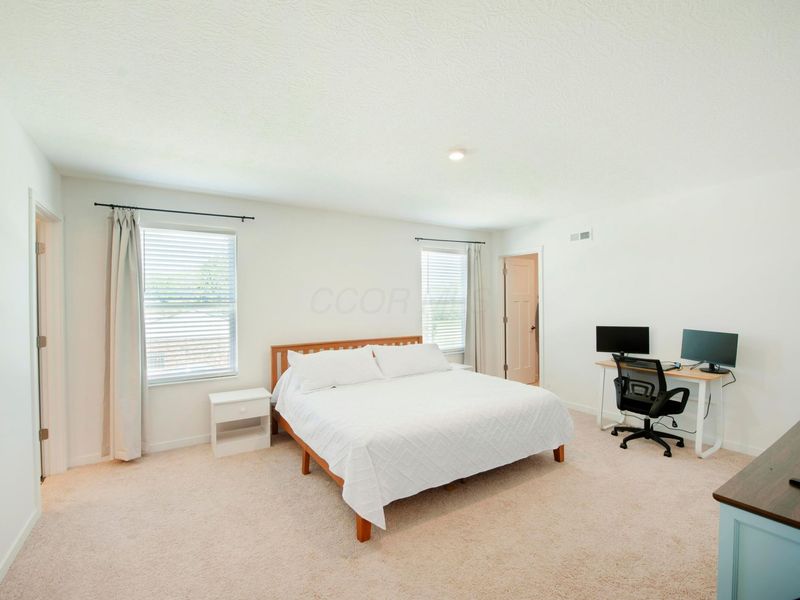 1698 Lewes Castle Drive , Grove City, OH 43123 Photo 15