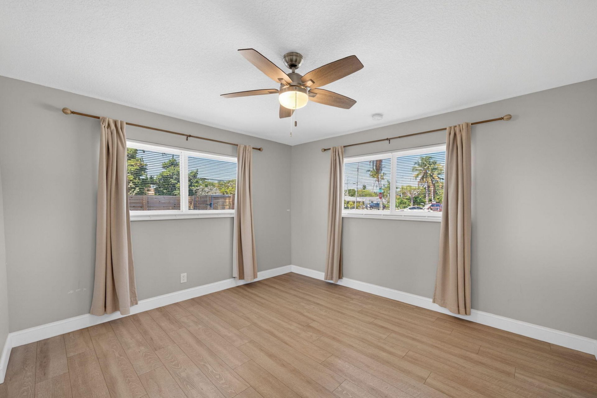 850 SE 1st Avenue, Pompano Beach, FL 33060 Photo