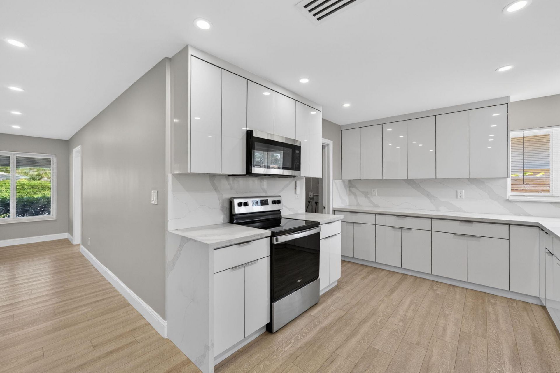 850 SE 1st Avenue, Pompano Beach, FL 33060 Photo