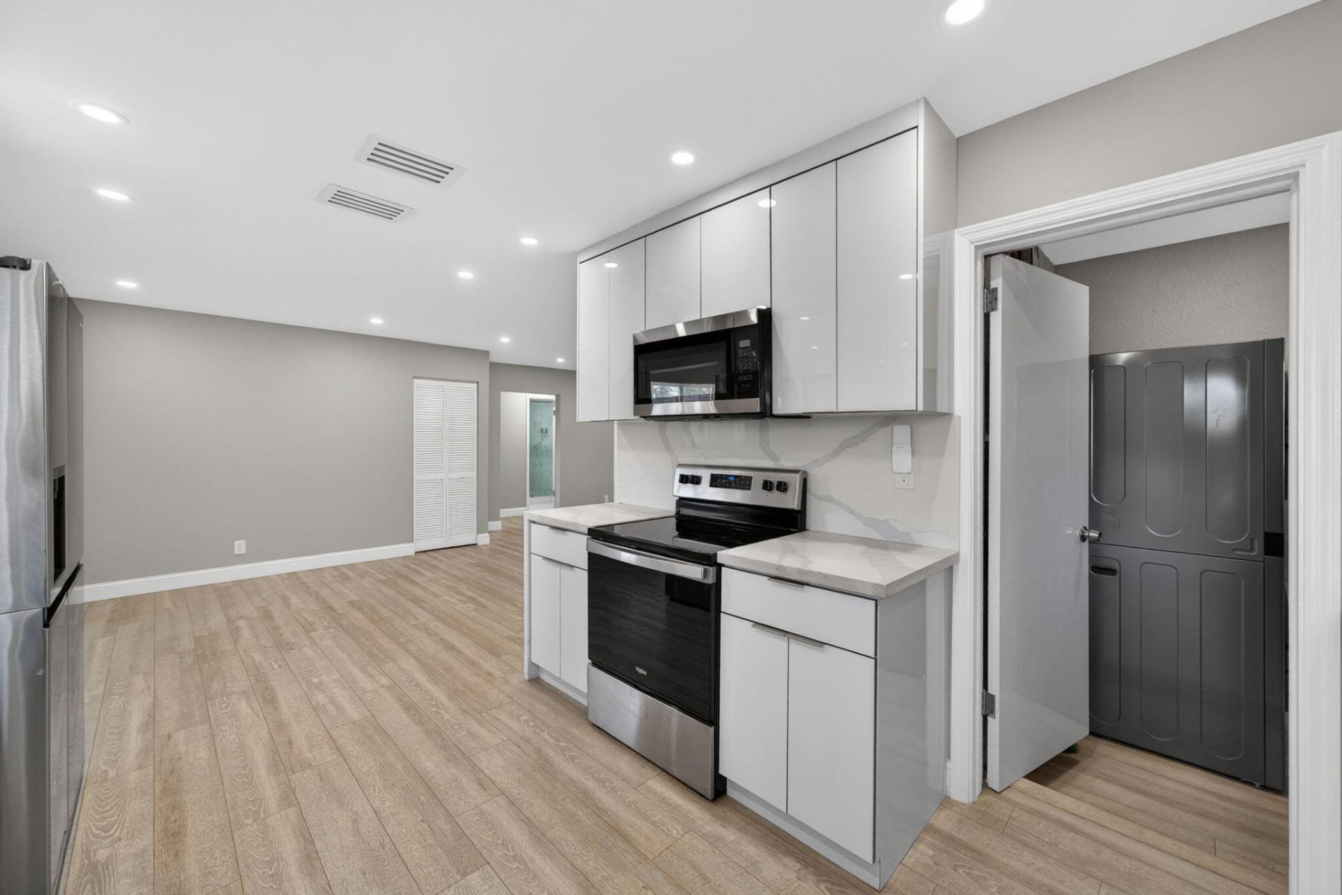 850 SE 1st Avenue, Pompano Beach, FL 33060 Photo
