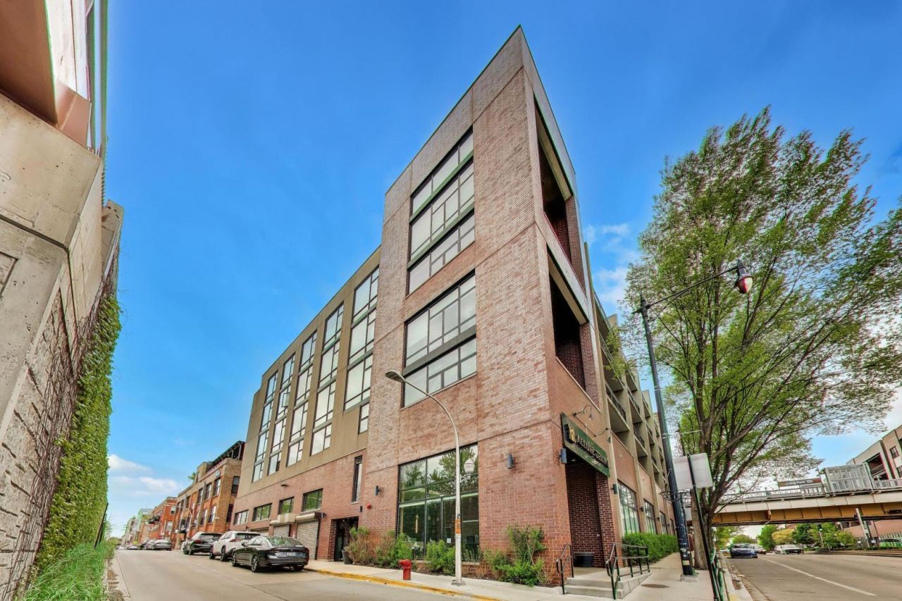 3946 N Ravenswood Avenue, Unit 605, Chicago, IL 60613 Main Photo