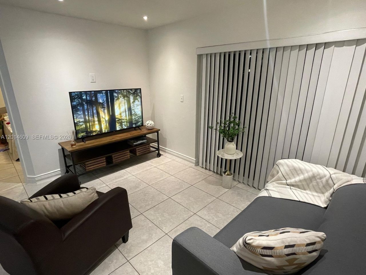 17550 NW 67th Pl, Unit J-2, Hialeah, FL 33015 Photo