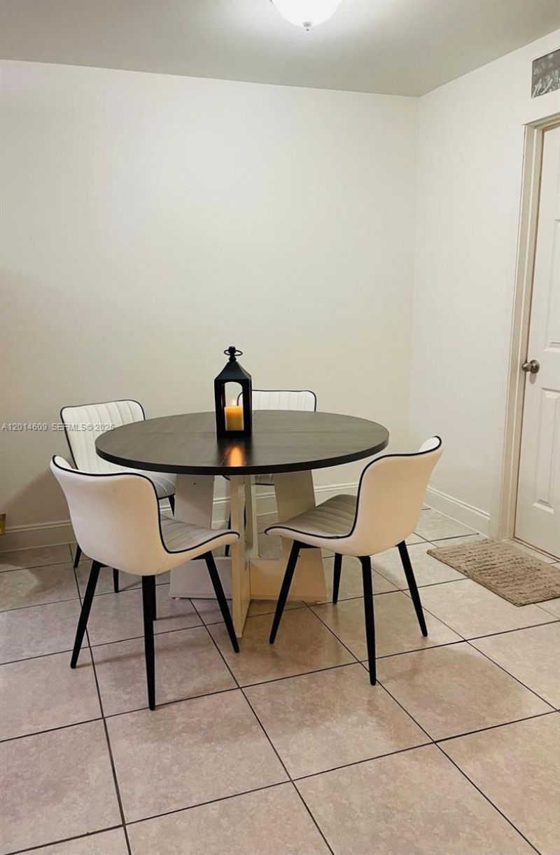 17550 NW 67th Pl, Unit J-2, Hialeah, FL 33015 Photo