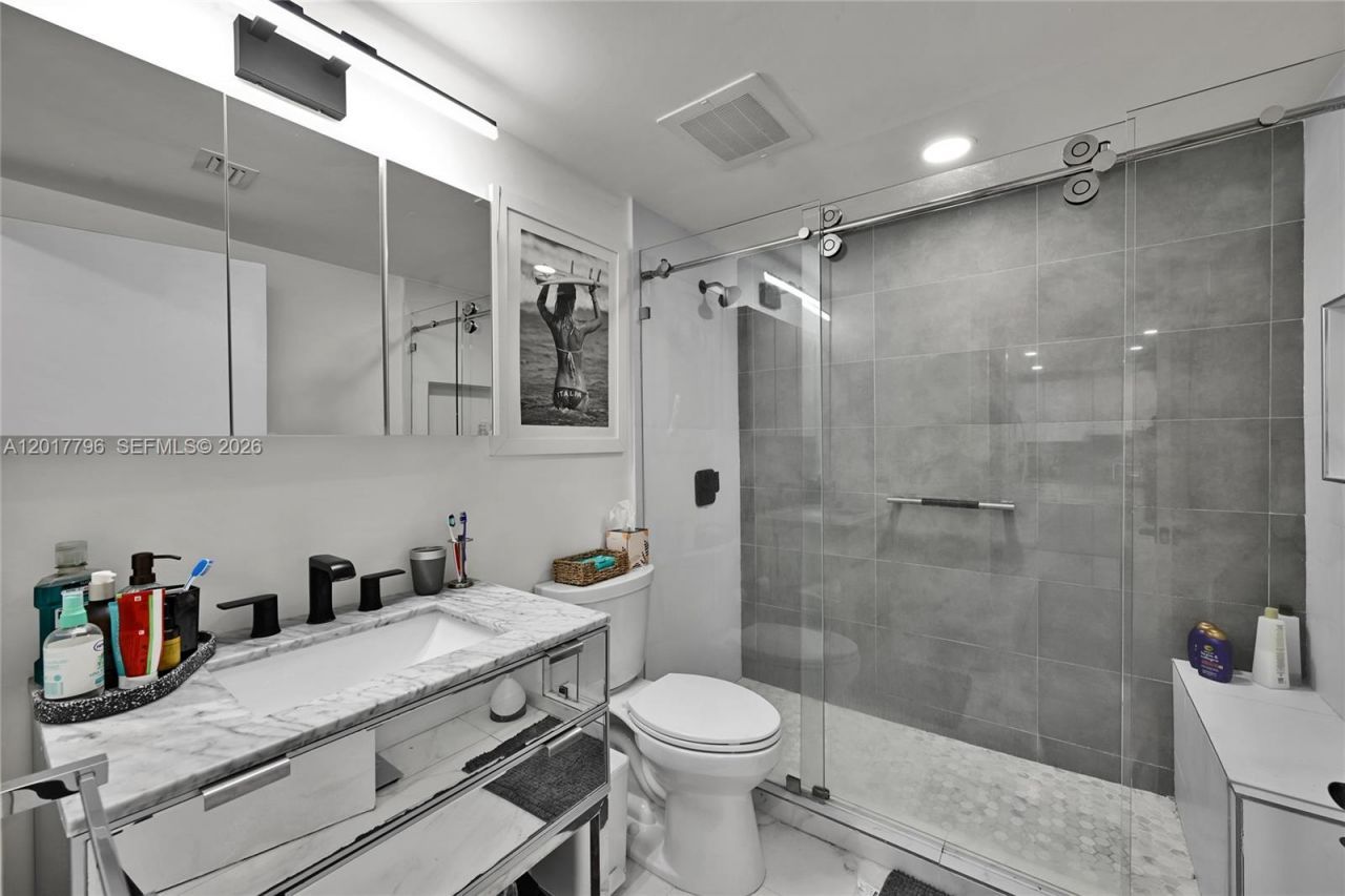 2740 SW 28th Ter , Unit 202, Miami, FL 33133 Photo
