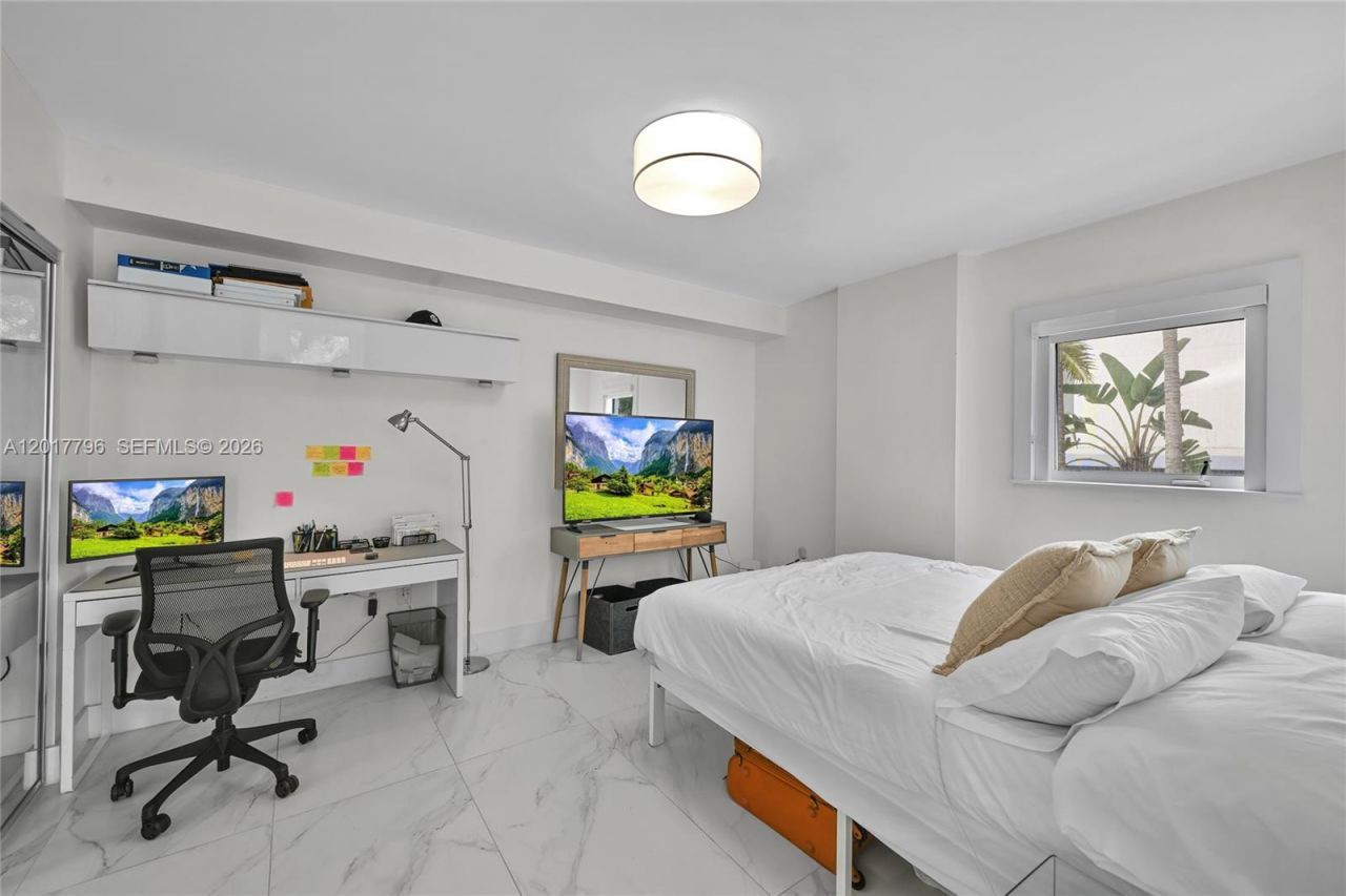 2740 SW 28th Ter , Unit 202, Miami, FL 33133 Photo