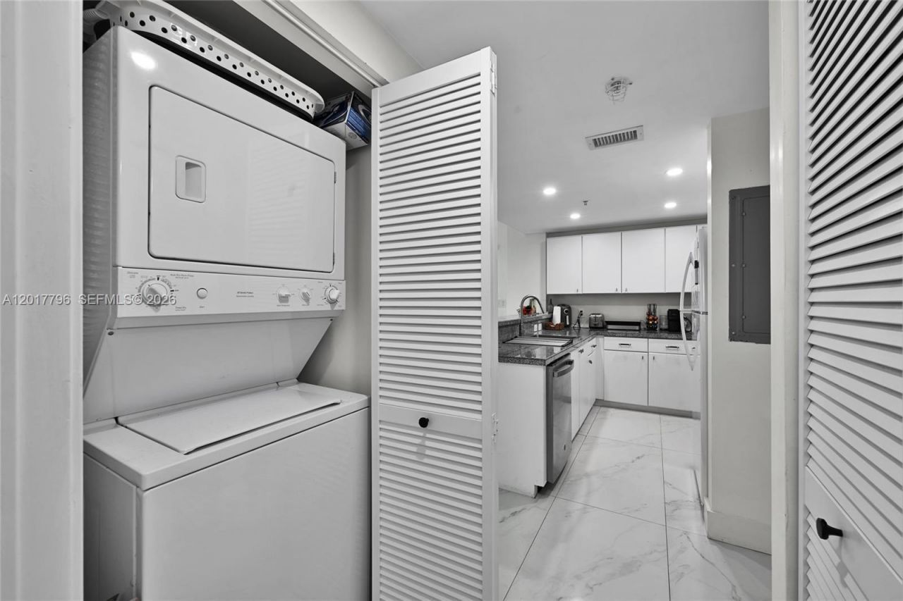 2740 SW 28th Ter , Unit 202, Miami, FL 33133 Photo