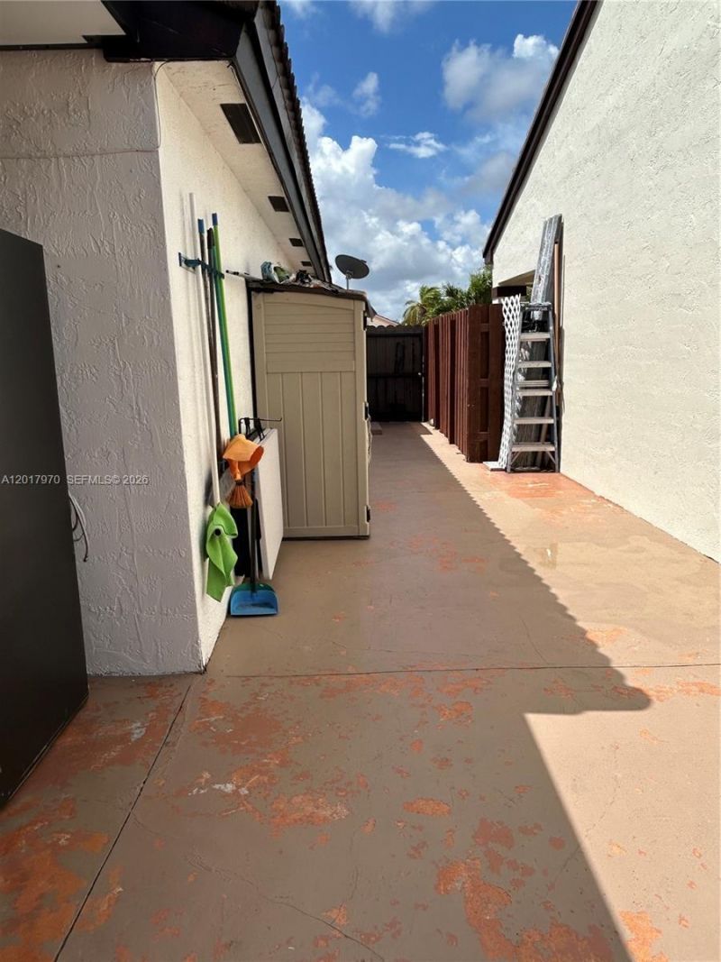 15823 SW 82nd St, Miami, FL 33193 Photo