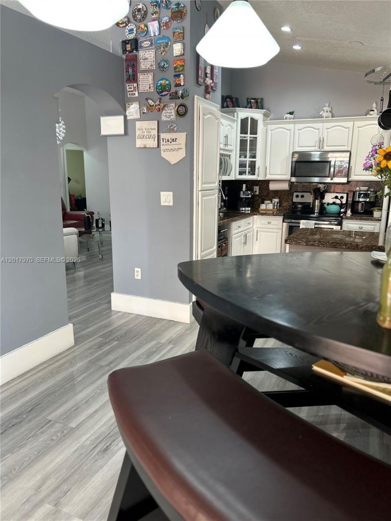 15823 SW 82nd St, Miami, FL 33193 Photo