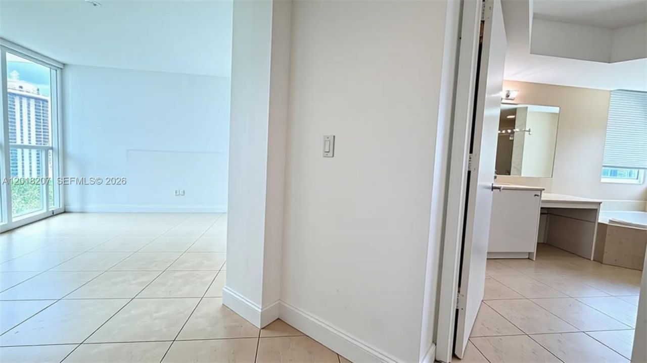 19400 Turnberry Way, Unit 1132, Aventura, FL 33180 Photo