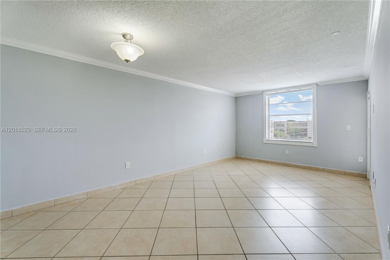 5775 W 20th Ave , Unit 404, Hialeah, FL 33012 Photo