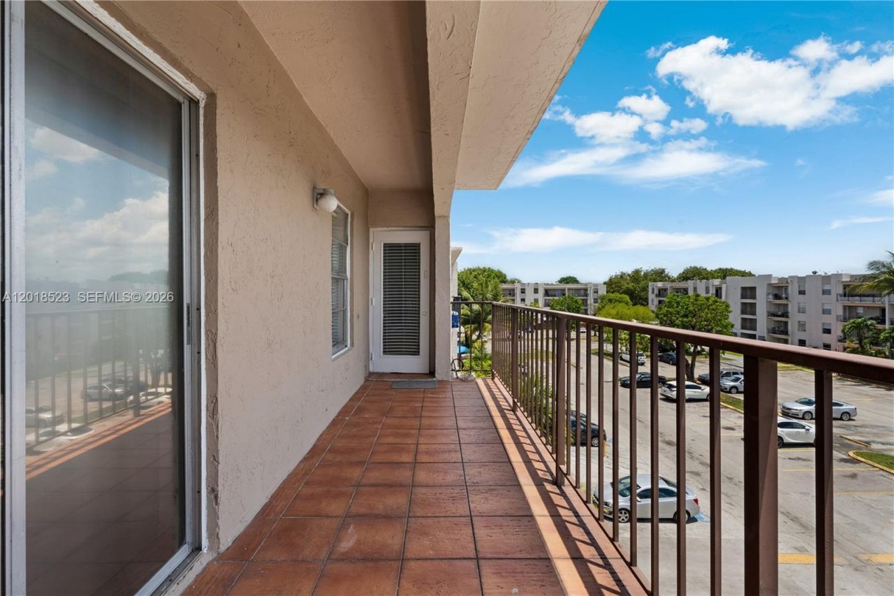 5775 W 20th Ave , Unit 404, Hialeah, FL 33012 Photo