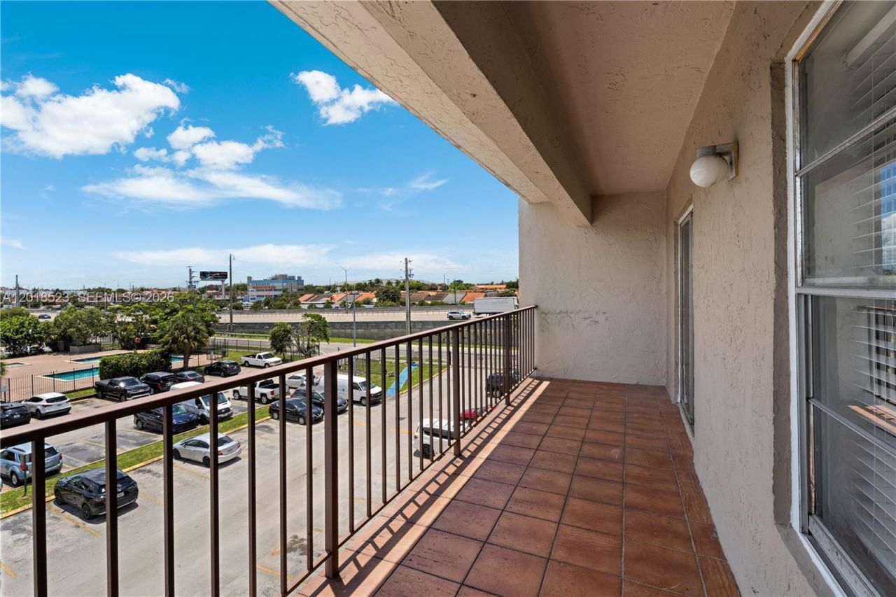 5775 W 20th Ave , Unit 404, Hialeah, FL 33012 Photo