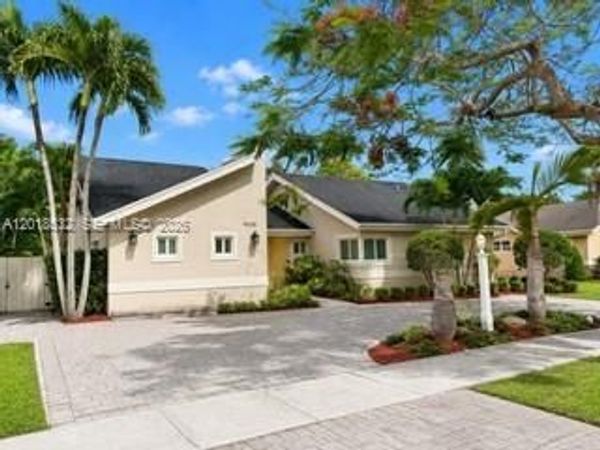 9005 SW 102nd Ct , Miami, FL 33176