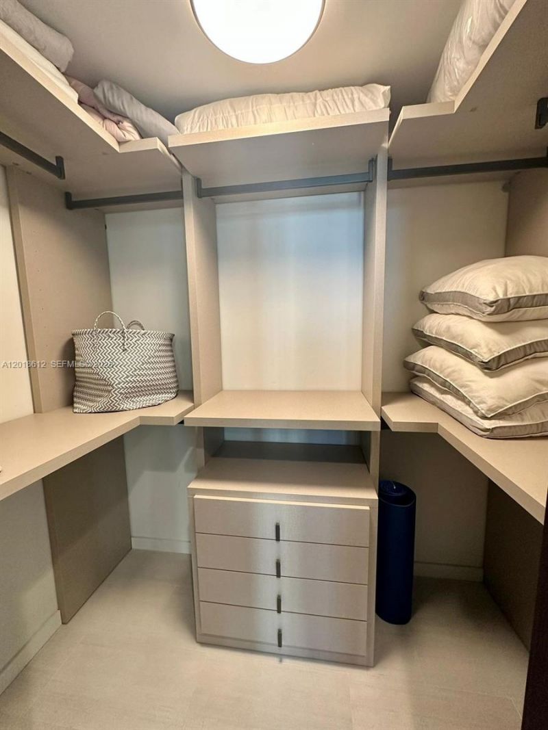 1000 Brickell Plz , Unit 4001, Miami, FL 33131 Photo