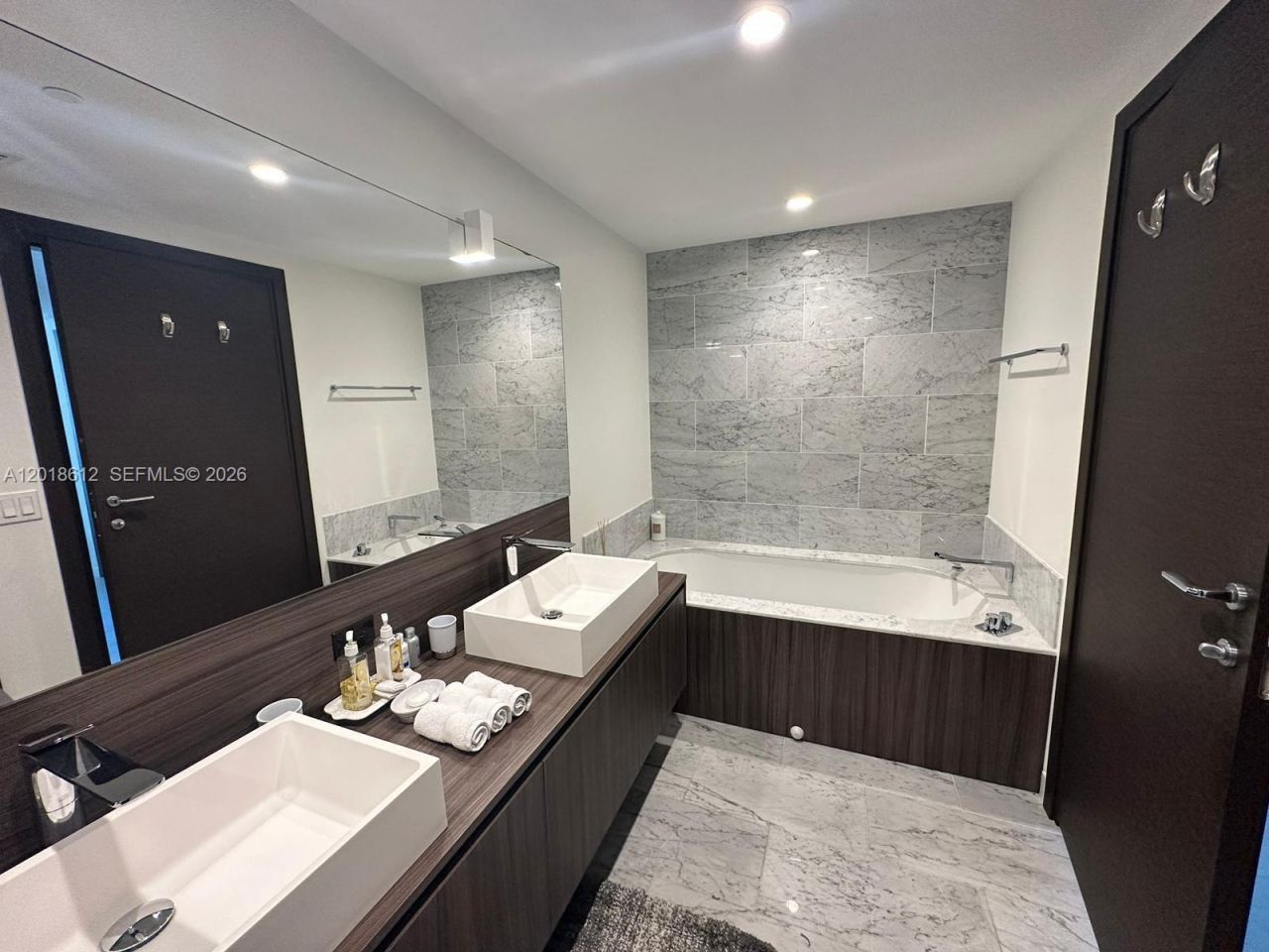 1000 Brickell Plz , Unit 4001, Miami, FL 33131 Photo