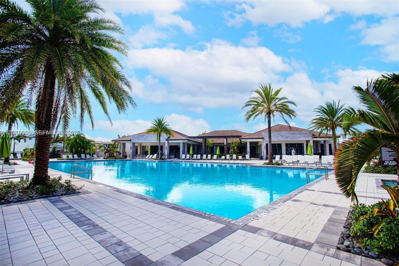 8167 NW 41 St , Unit 407, Doral, FL 33166 Photo