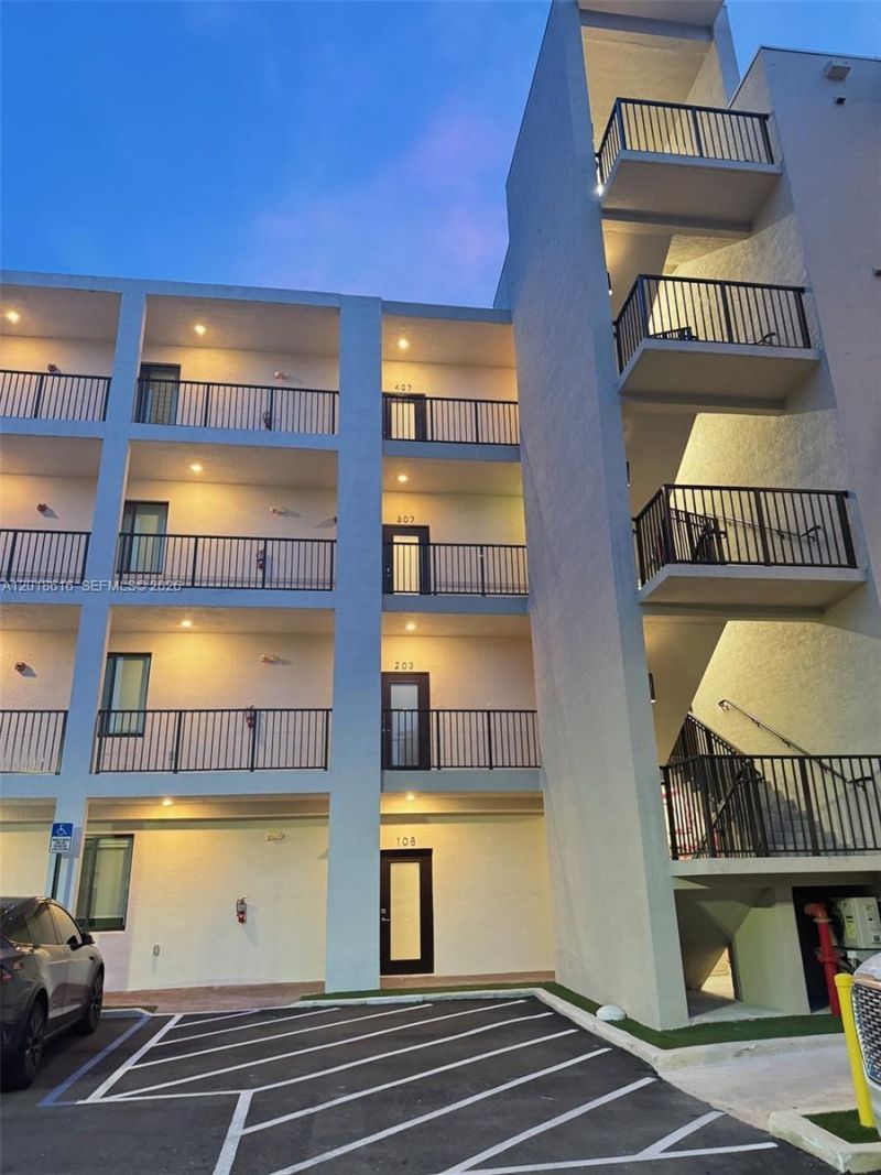 8167 NW 41 St , Unit 407, Doral, FL 33166 Photo