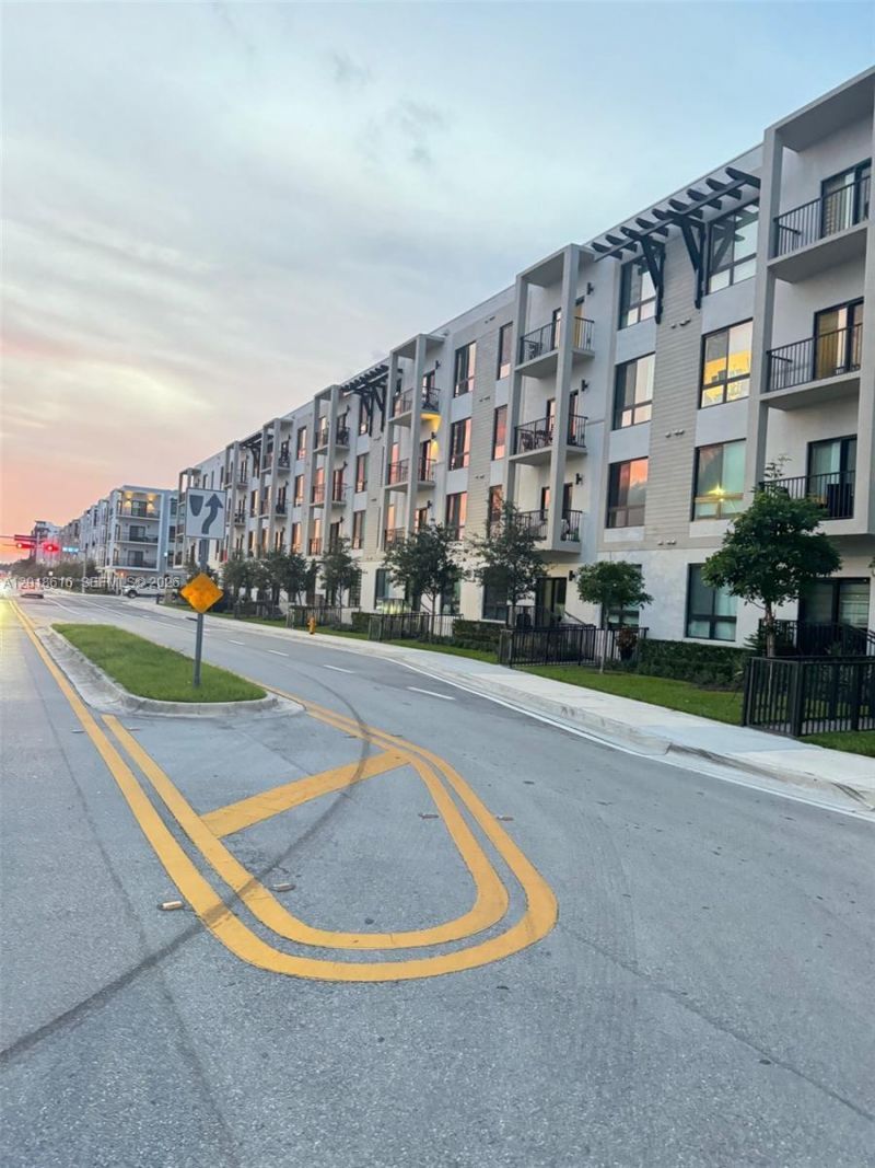8167 NW 41 St , Unit 407, Doral, FL 33166 Photo
