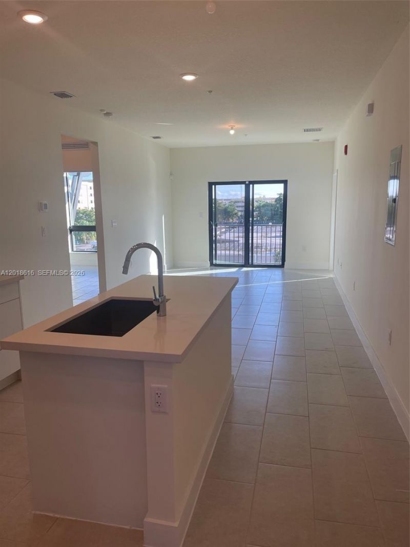 8167 NW 41 St , Unit 407, Doral, FL 33166 Photo