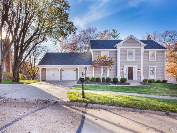745 Haw Thicket Lane, St Louis, MO 63131
