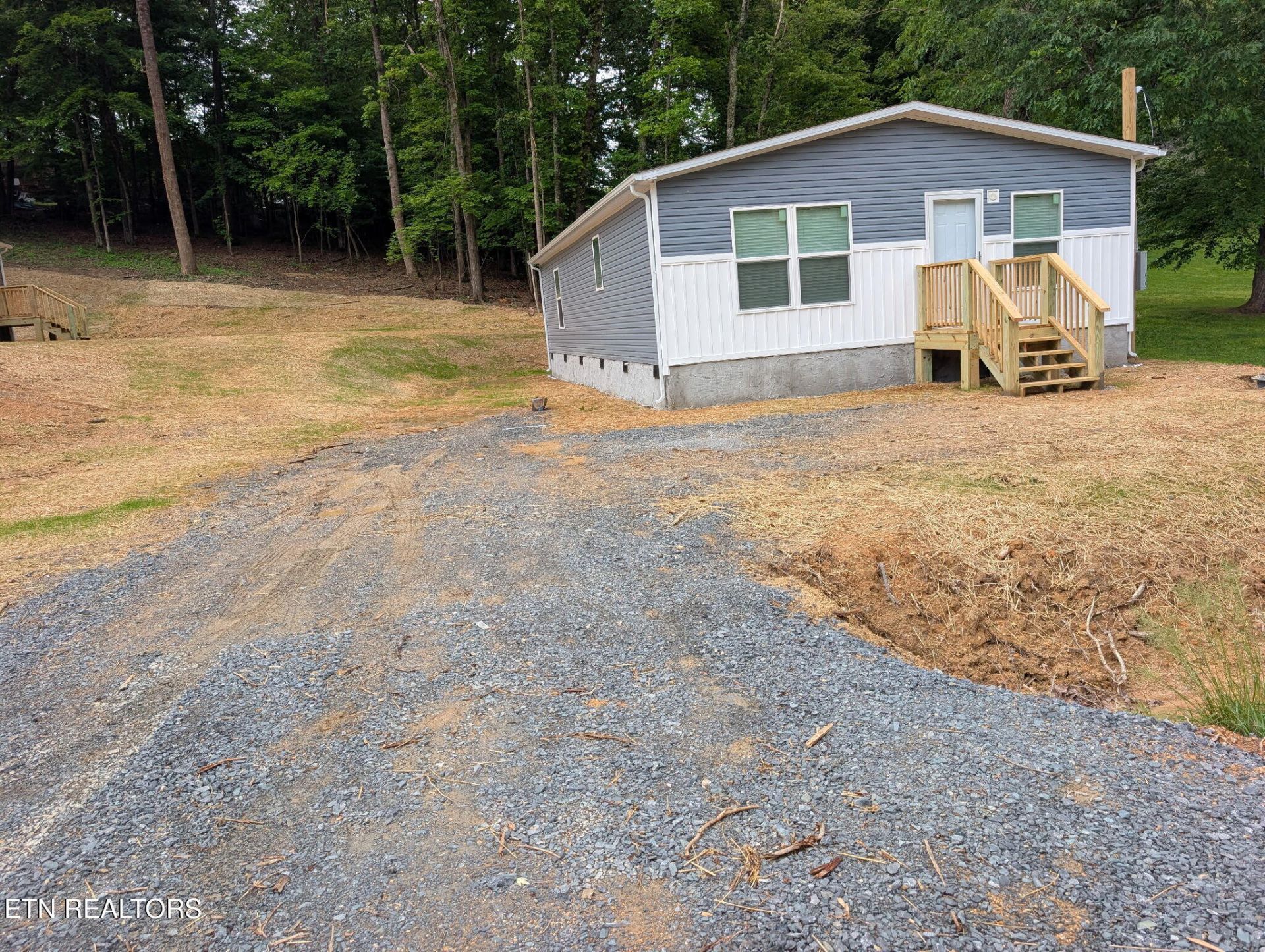 307 Molyneux St, Rockwood, TN 37854 Main Photo