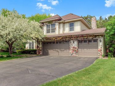 8777 Cottonwood Lane, Eden Prairie, MN 55347