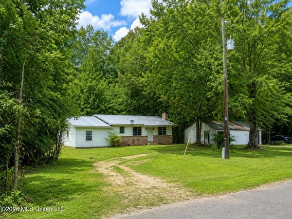 1135 Joe Dear Road, Harrisville, MS 39082