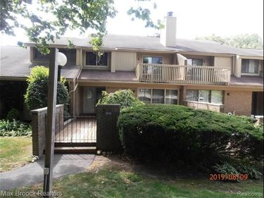 1549 S Hill Boulevard, Bloomfield Hills, MI 48304
