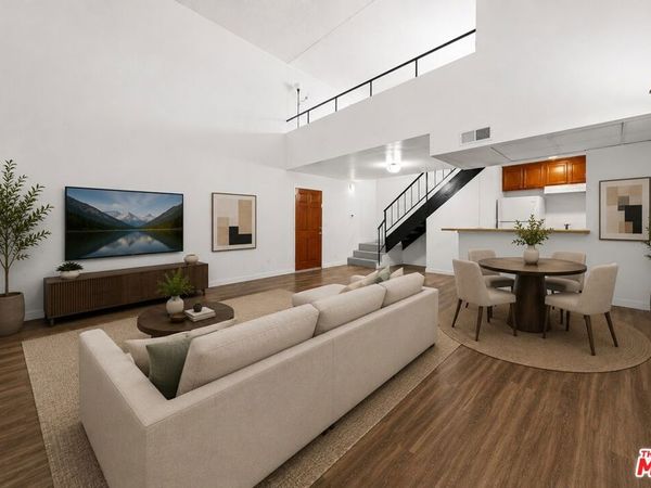 18645 Hatteras Street, Unit 285, Tarzana, CA 91356