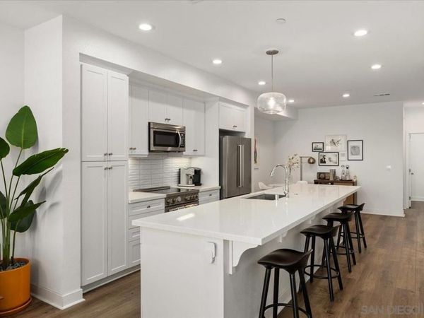 1107 Hibiscus Way, Oceanside, CA 92054