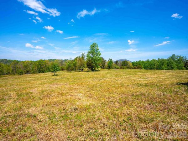 3646 Summer Road , Hendersonville, NC 28792