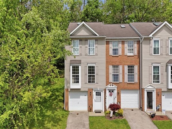 1002 Pinoak Ct , East Pittsburgh, PA 15112