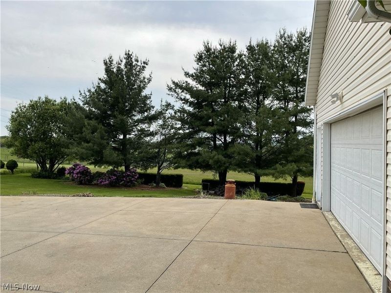 4325 Kemary Avenue SW, Navarre, OH 44662 Photo 2